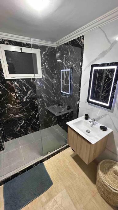 Appartement Haut Standing 3 Chambres Avec Terasse Quartier Gueliz Hivernage A Marrakech I19 Marraquexe Exterior foto
